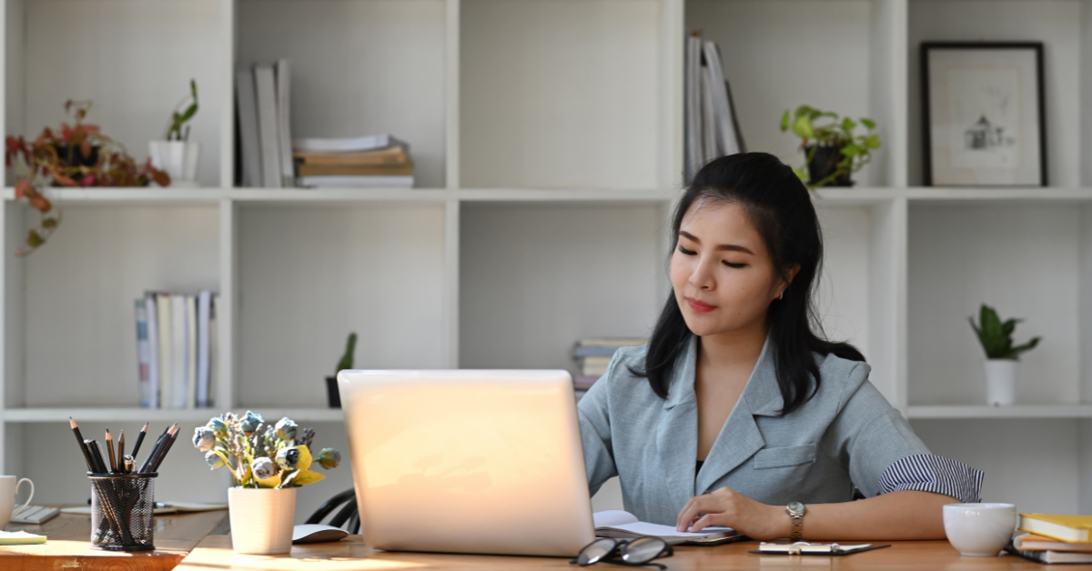 Email or Snail Mail the Best Way to Thank Your Interviewer - Resumespice Email or Snail Mail? the Best Way to Thank Your Interviewer